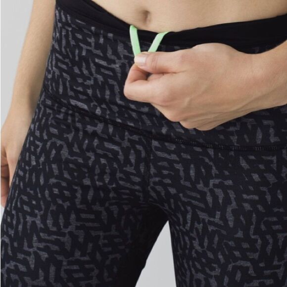 Lululemon running in the city 7/8 tight full on luxtreme size 4 - Picture 8 of 15